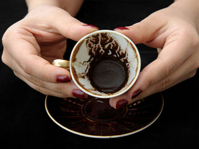 IL FUTURO IN UN CAFFÈ 01